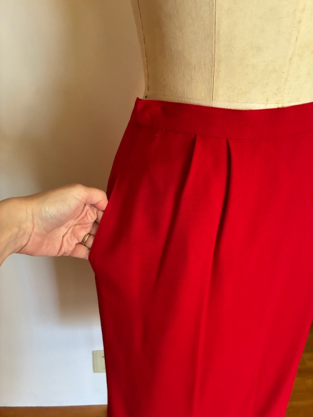 Kasper ASL Red 3 Piece Ensemble “Mad Men” Inspired Rayon Power Suit 60s Vibe - Picture 11 of 16
